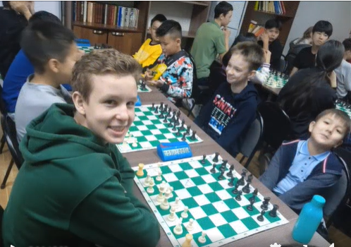 Сегодня наши ученики стали участниками городского блиц-турнира по шахматам.