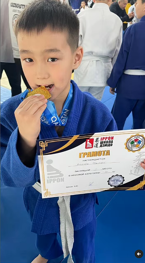 Оқушыны жеңісімен құттықтаймыз Алмасбек Исатай 3 ә сынып жеңіспен Дзюдодан қалалық жарыстар.