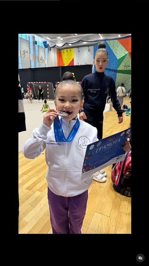 1 б сынып оқушысы Тазабекова Адинаны 2025 жылғы 7 ақпанда Астана қаласында