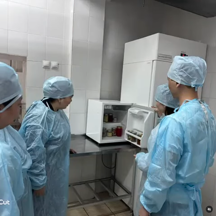 Бүгін №94 мектеп-гимназияның асханасында ыстық тамақты ұйымдастыруға тексеру жүргізілді.