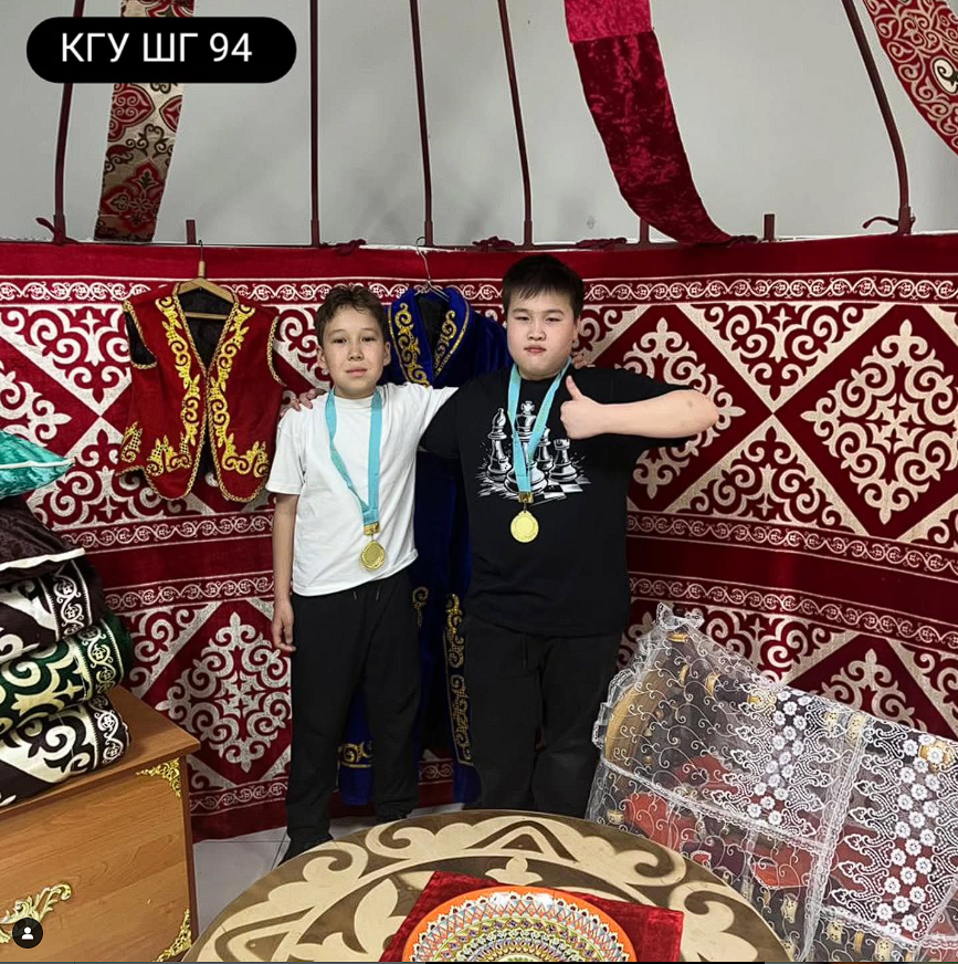 Аудандық шахмат турнирінде 5-Д сынып және 5-Е сынып оқушылары Бағдад Имран мен Нұрманов Диастың командалық жарысында бірінші орынмен құттықтаймыз.