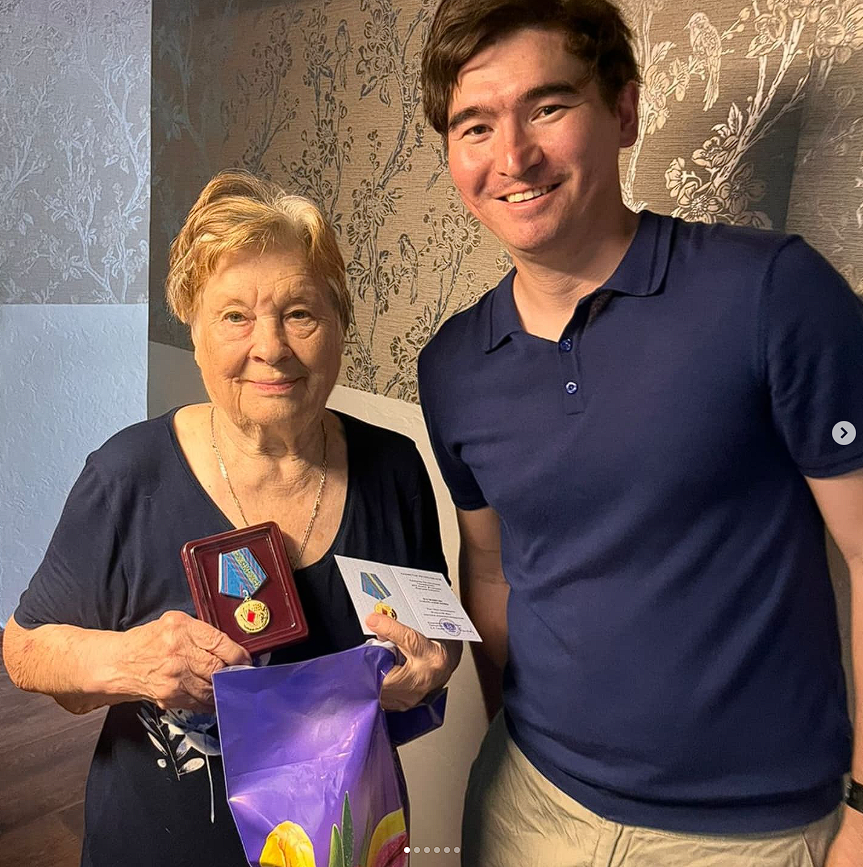 Жеңіс күнімен УТФ ардагерлерін мектеп педагогтарынан құттықтаймыз.