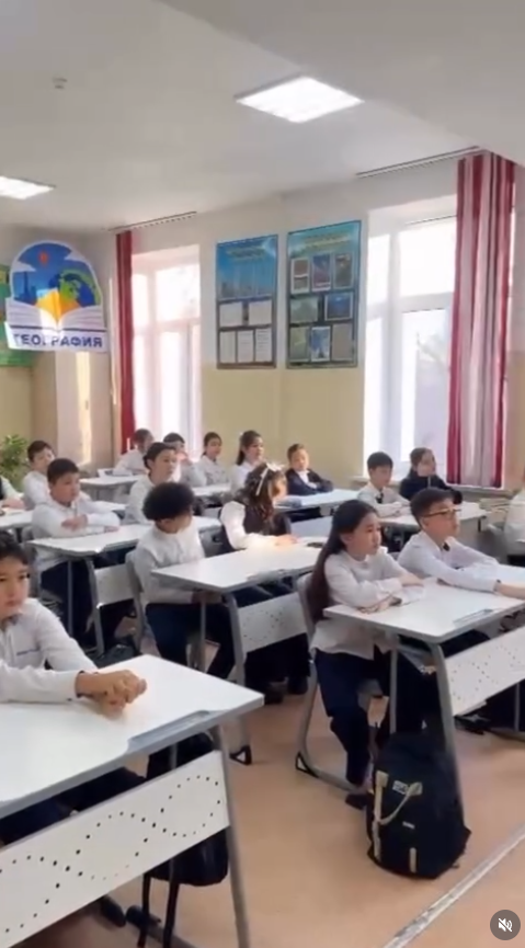 5 «Ә» сыныбында ашық сынып сағаты өтті. Жамбыл Жабаевтың 180 жыл толуына орай және «Біртұтас тәрбие» бағдарламасы аясында «Жеке қауіпсіздік», «Көмек», «Адал азамат» тақырыптары қамтылды.